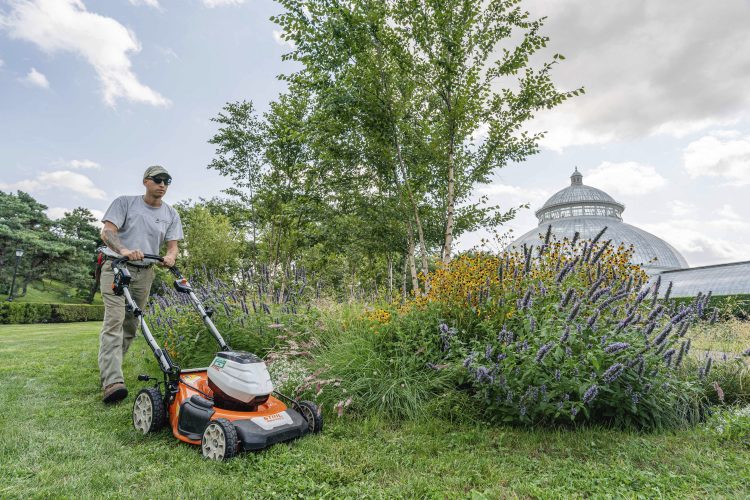 Lawn Care  Goes Green (er)